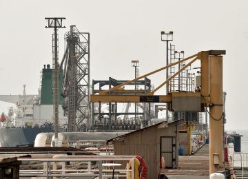 Iran Economy Contracts 10% in Spring